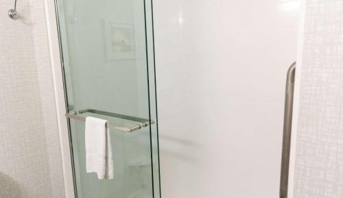 King Room with King Bed - Non-Smoking