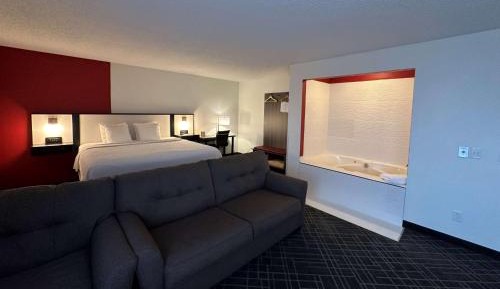 Deluxe King Studio Suite - Non-Smoking