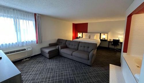 One-Bedroom King Suite - Non-Smoking