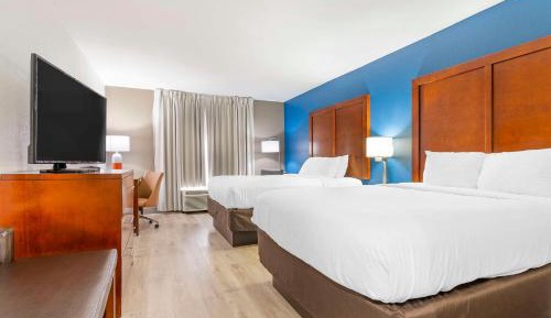 Queen Room with Two Queen Beds - Non-Smoking