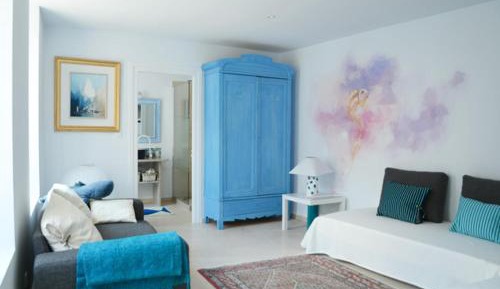 One-Bedroom Apartment with Balcony