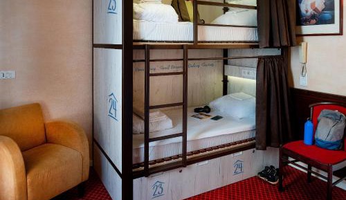 Single Bed in Mixed Dormitory Room