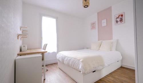 Standard Double Room with Shared Bathroom