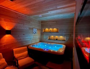 Love Room with Jacuzzi