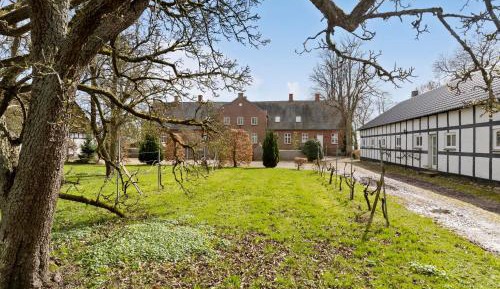 Nine-Bedroom Holiday Home