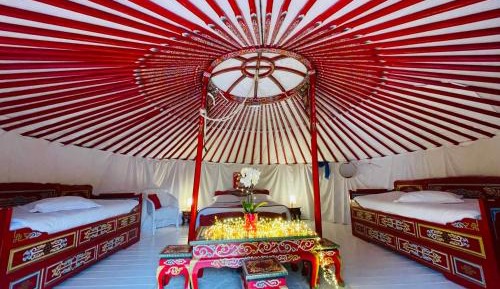 Family Room with Garden View