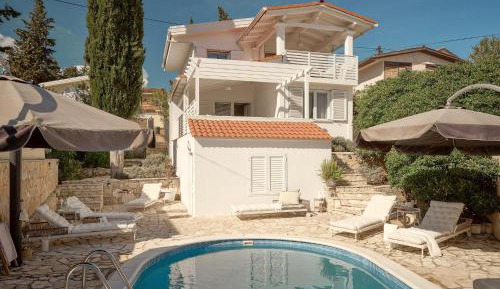 Three-Bedroom Vacation Home 