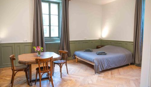 Family Room with Garden View
