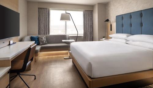 Guest room, 1 King Bed