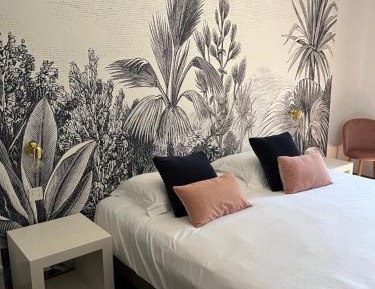 Traditional Double Room with Pool View 