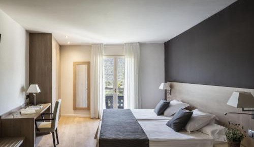 Double or Twin Room with Balcony