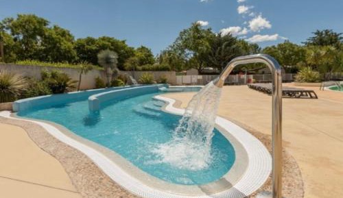 Bungalow with Patio