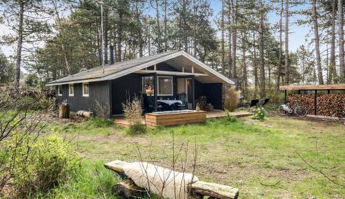 Three-Bedroom Vacation Home 