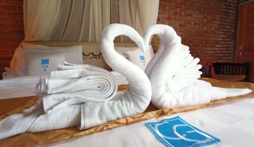 Queen Room with Pool View