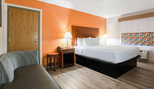 King Room with Walk-in Shower - Non-Smoking
