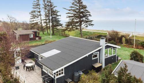 Three-Bedroom Vacation Home 