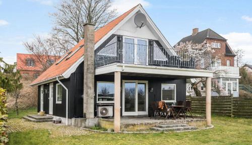 Three-Bedroom Vacation Home 