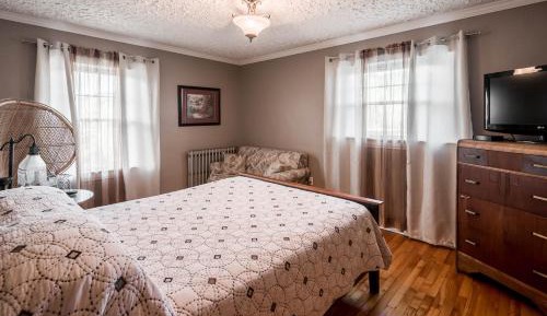 Deluxe Queen Room