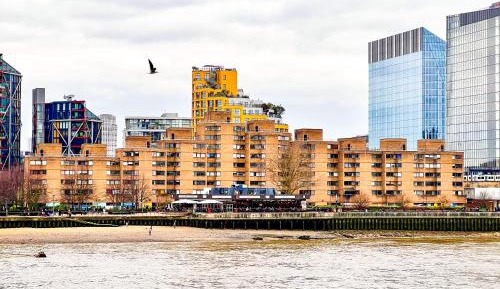 Apartment with Lake View