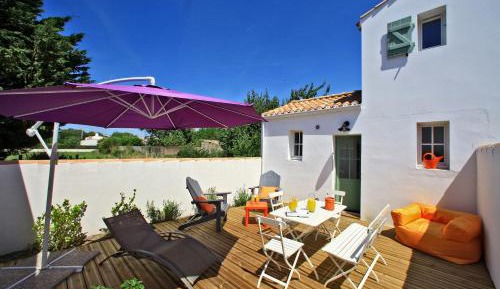 House (3 - 5 Adults)