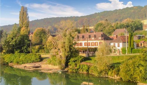 Two-Bedroom Holiday Home