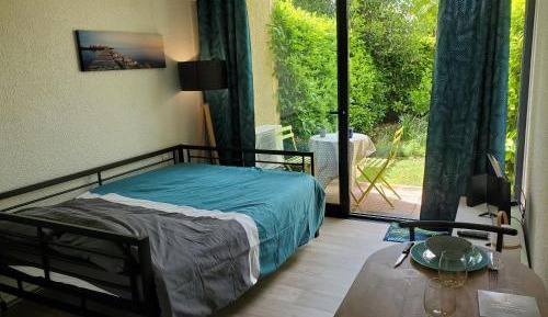 Apartment with Garden View