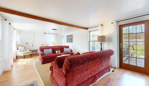Three-Bedroom Vacation Home 
