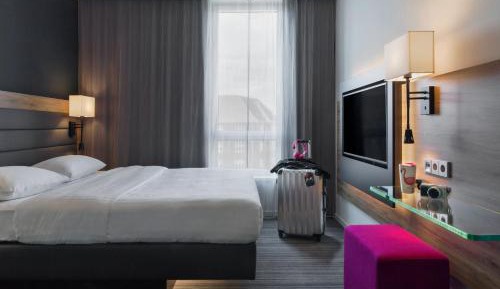 Moxy Queen Sleeper Room with City View