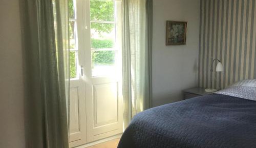 One-Bedroom Apartment with Terrace
