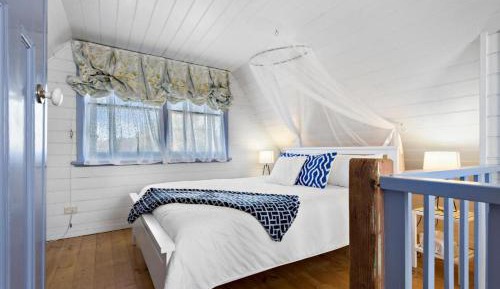 Queen Room with Spa Bath