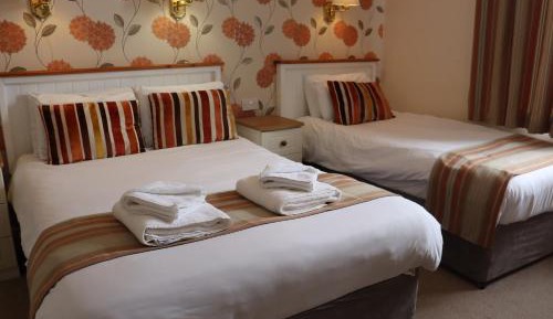 Family Room (2 Adults + 1 Child)