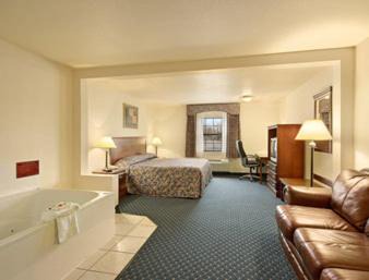 King Room - Mobility Accessible/Non-Smoking