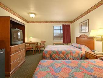Queen Room with Two Queen Beds - Smoking