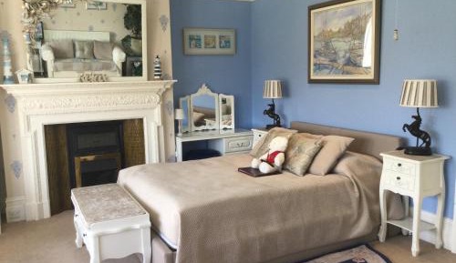 Deluxe King Room with Sea View and Balcony