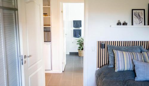 Apartment with Shower