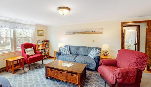 Three-Bedroom Vacation Home 