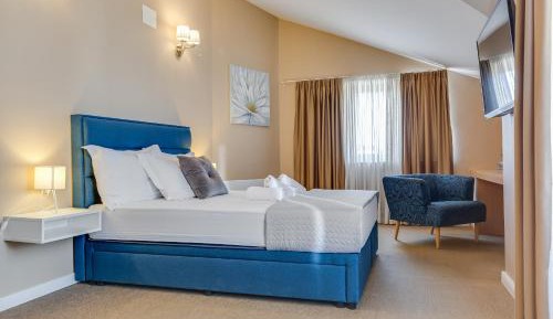Superior Double Room with Balcony