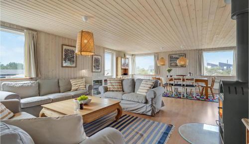 Three-Bedroom Vacation Home 