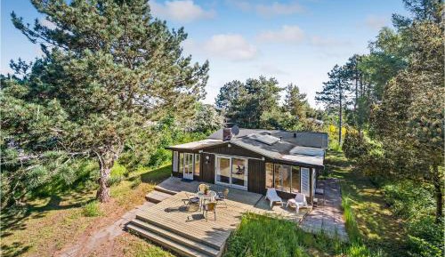 Three-Bedroom Vacation Home 