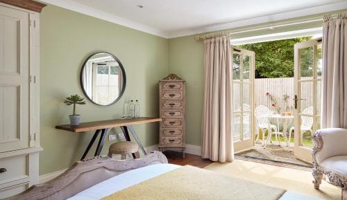 Deluxe Double Cottage (Dog Friendly on request)