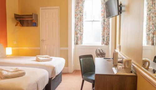 Twin Room with Private Bathroom