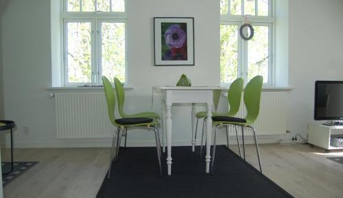 One-Bedroom Apartment with Sea View 1