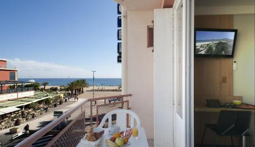 Double Room with Balcony and Side Sea View