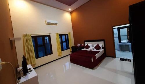 Double Room with Private Bathroom