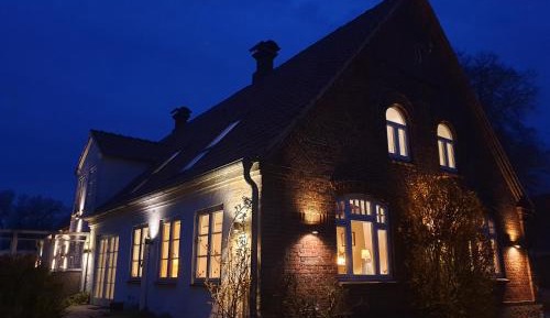 One-Bedroom Apartment with Sea View 2