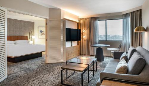 King Suite with Sofa Bed and City View