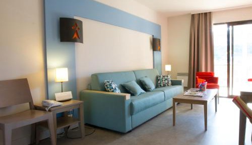 Two-Bedroom Apartment with Terrace or Balcony (7 People)