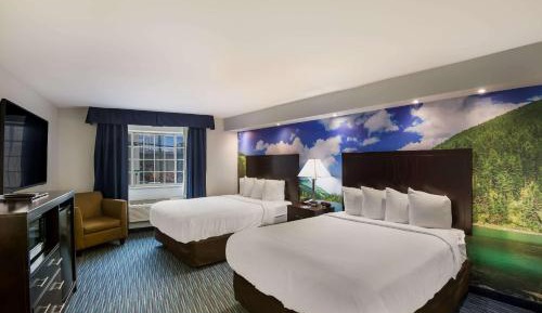 Queen Room with Two Queen Beds - Non-Smoking