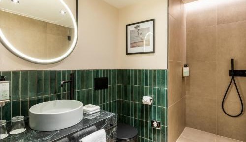 Junior King Suite