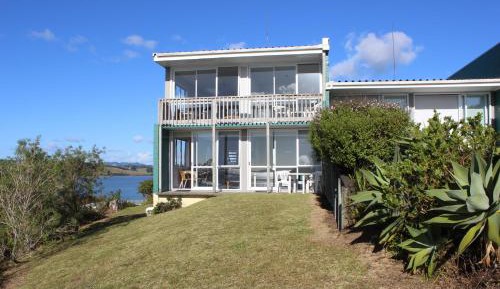 One-Bedroom Apartment with Ocean View